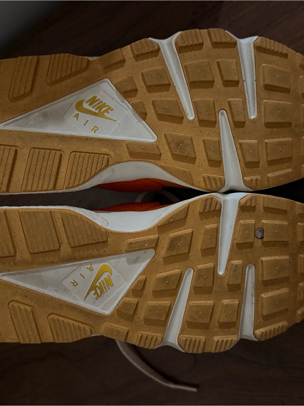 Nike Air Size 9.5 - Picture 5 of 7